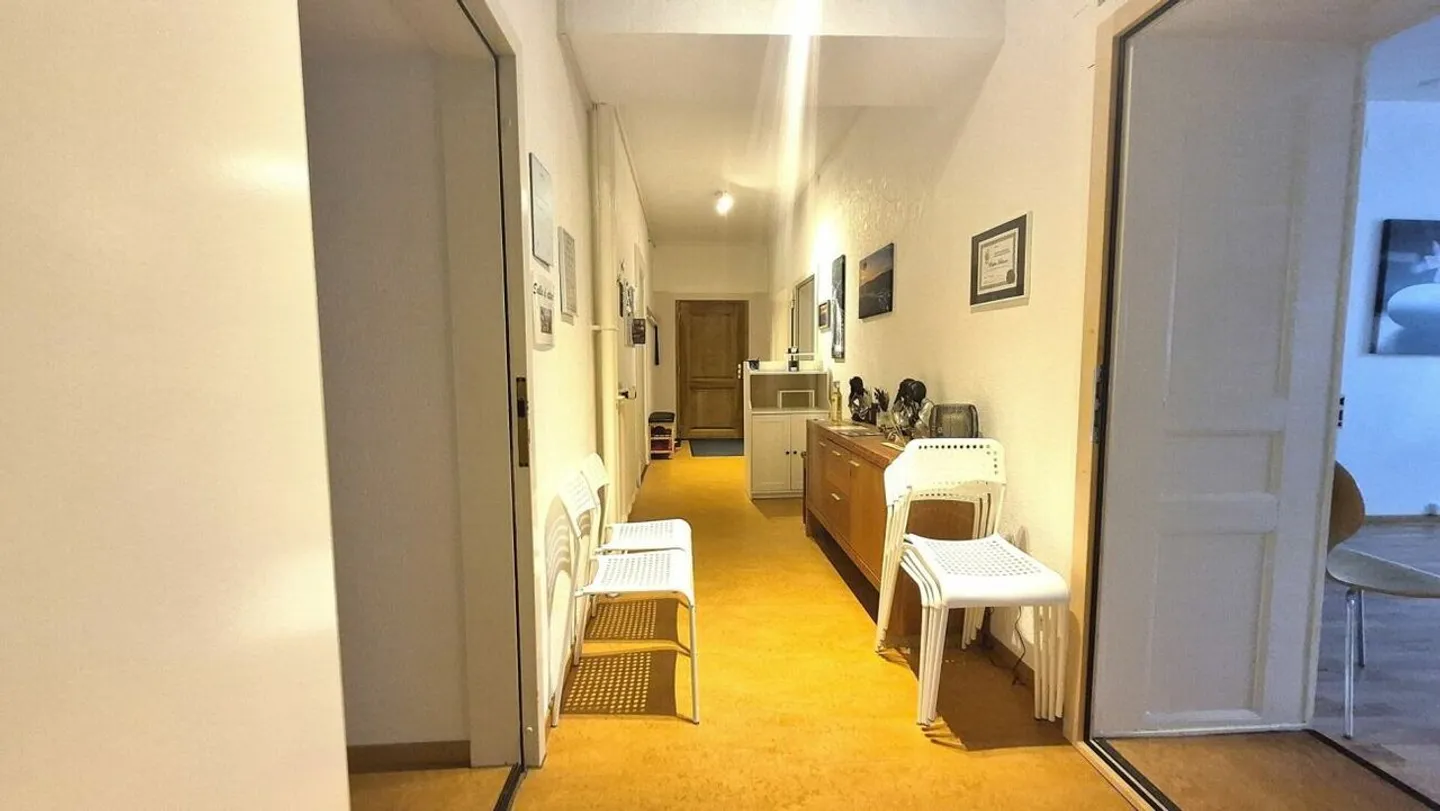 Zone commerciale dans un emplacement idéal à Le Locle - Photo 5 sur 6