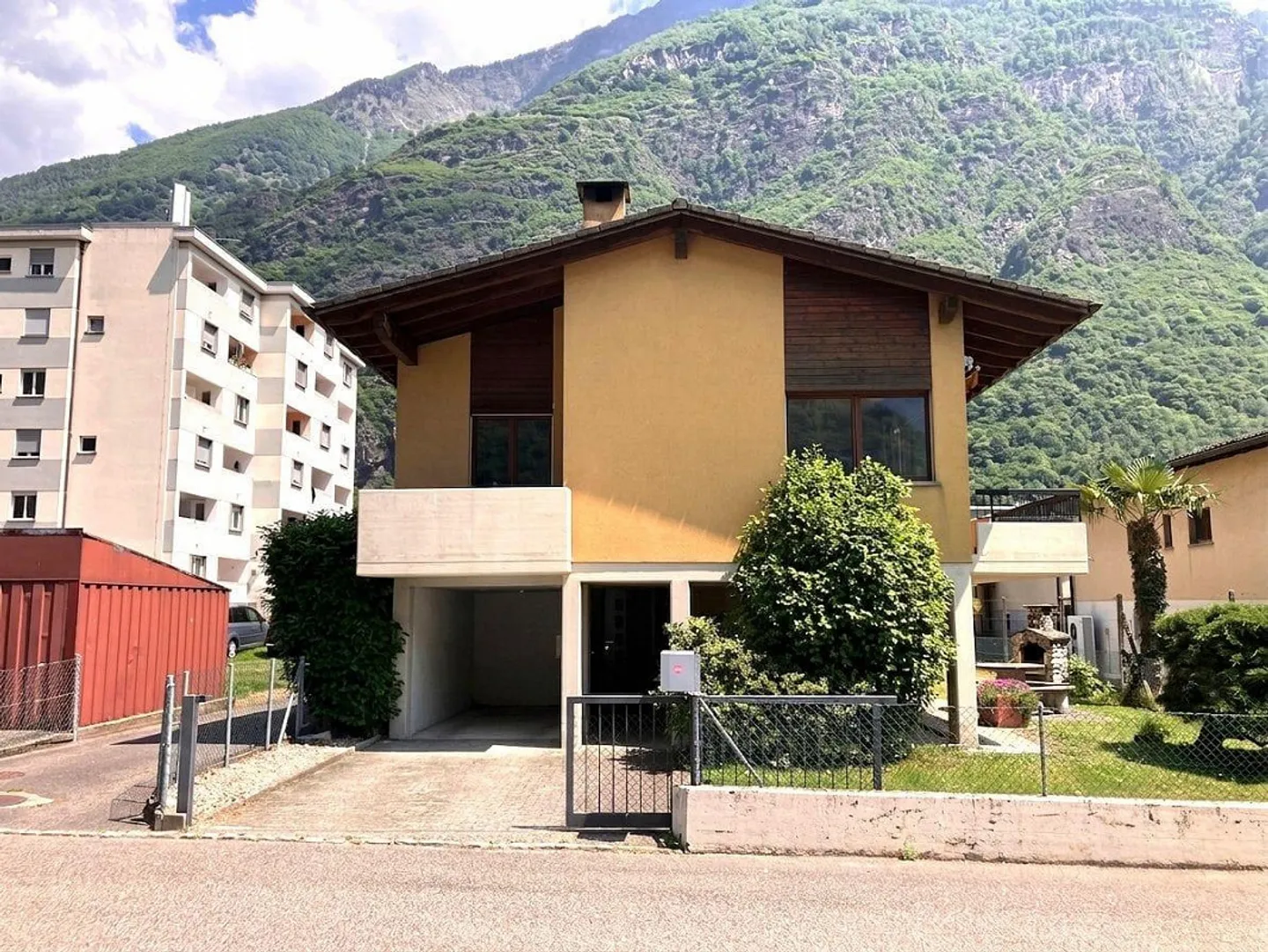 Maison individuelle de 6,5 pièces avec jardin à Biasca - Photo 3 sur 13
