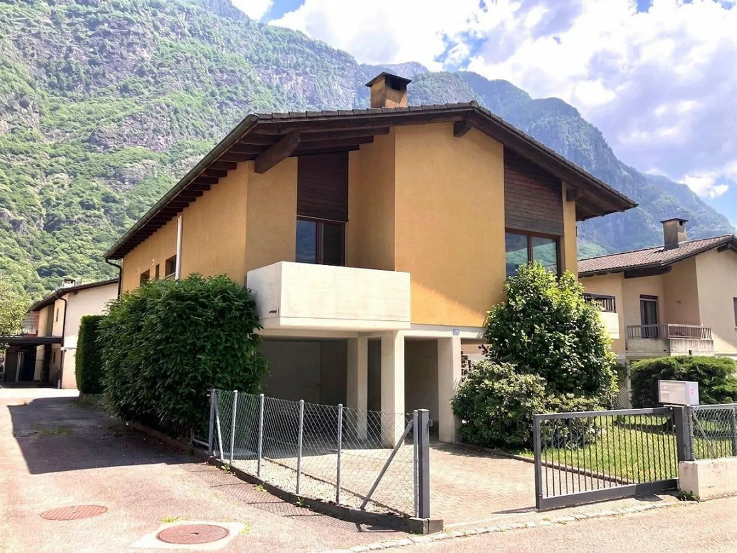 Maison individuelle de 6,5 pièces avec jardin à Biasca - Photo 1 sur 13