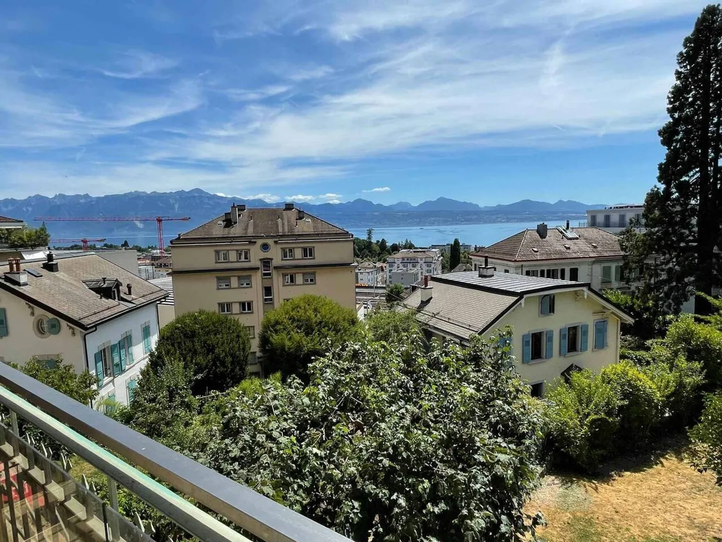 Magnifique 2.5 pièce au 1er étage, vue sur le lac, situé à Lausanne - Foto 2 di 10