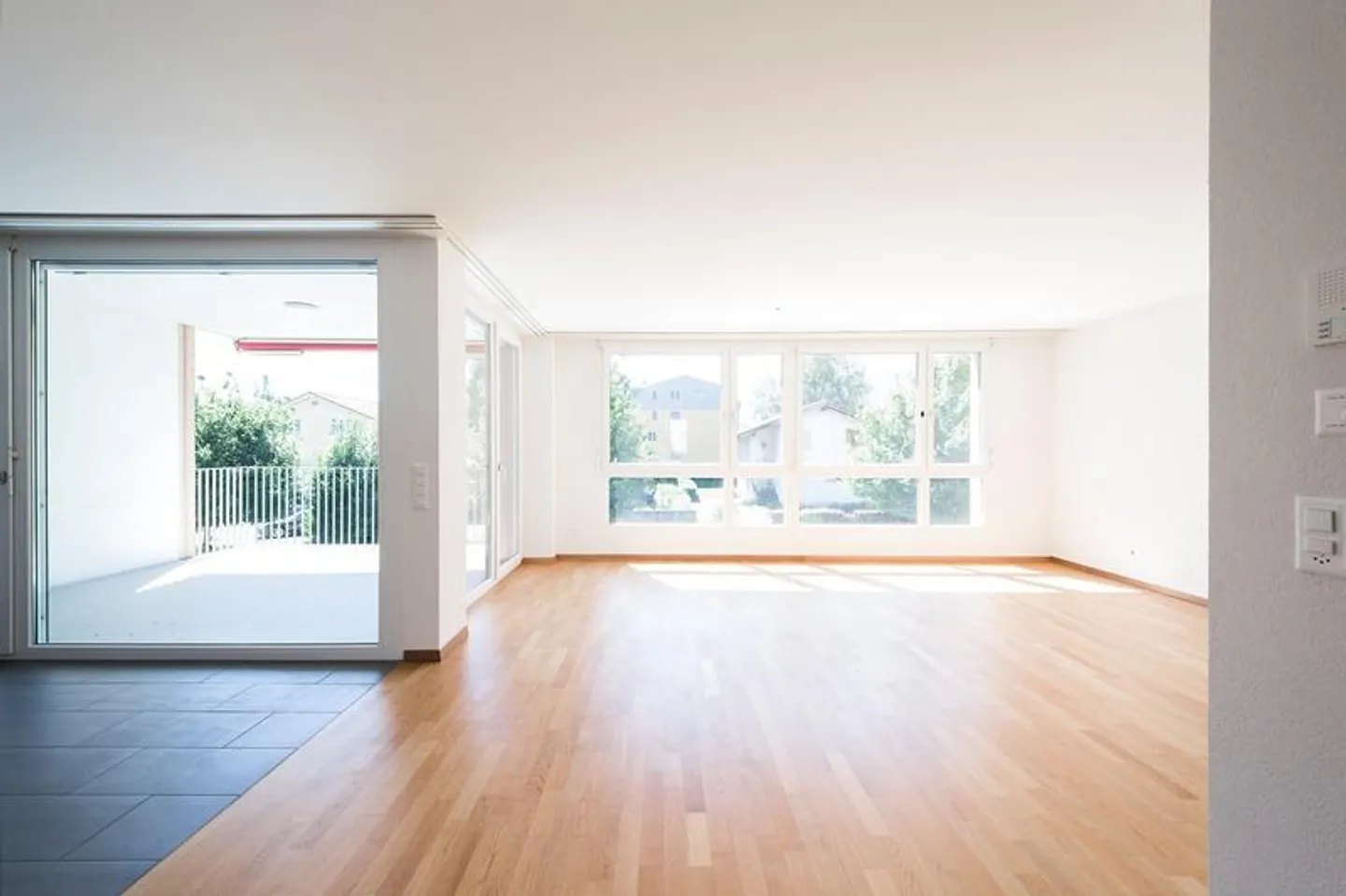 Light-flooded living/dining area with direct terrace access - Photo 1 of 6