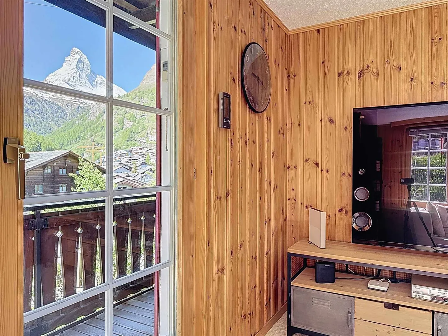 Appartamento esclusivo con quattro stanze e vista mozzafiato sul Cervino - nel cuore - Foto 5 di 13