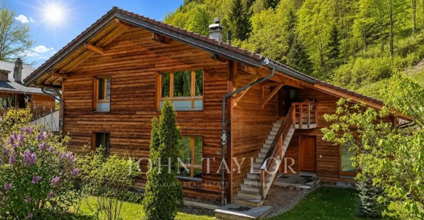 Immeuble mixte aux Plans-sur-Bex - Photo 1 sur 8