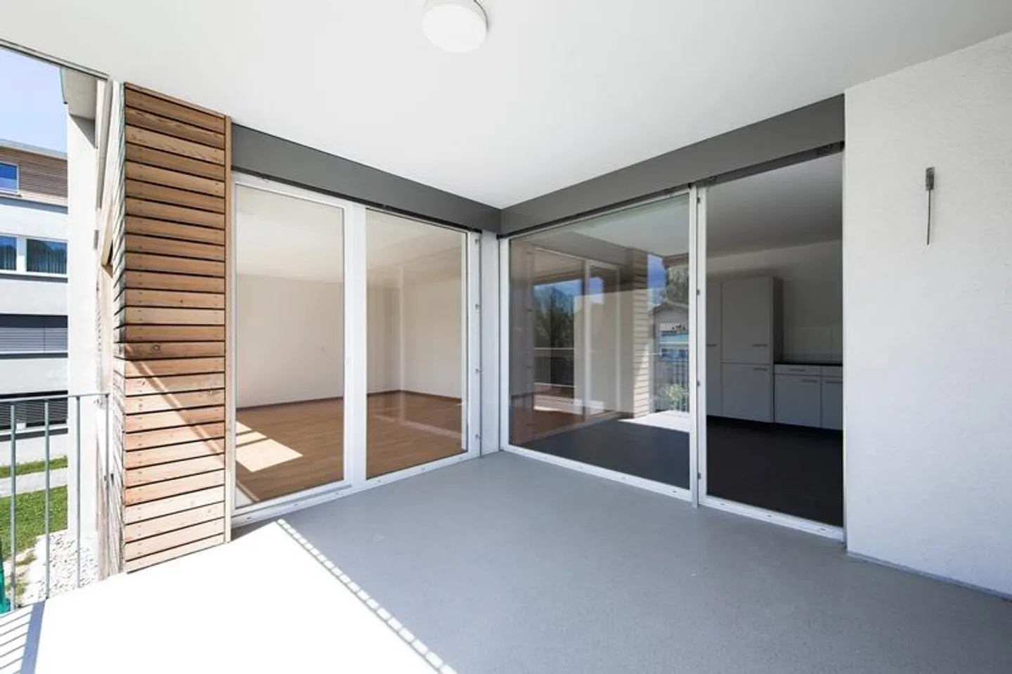Light-flooded living/dining area with direct terrace access - Photo 6 of 6