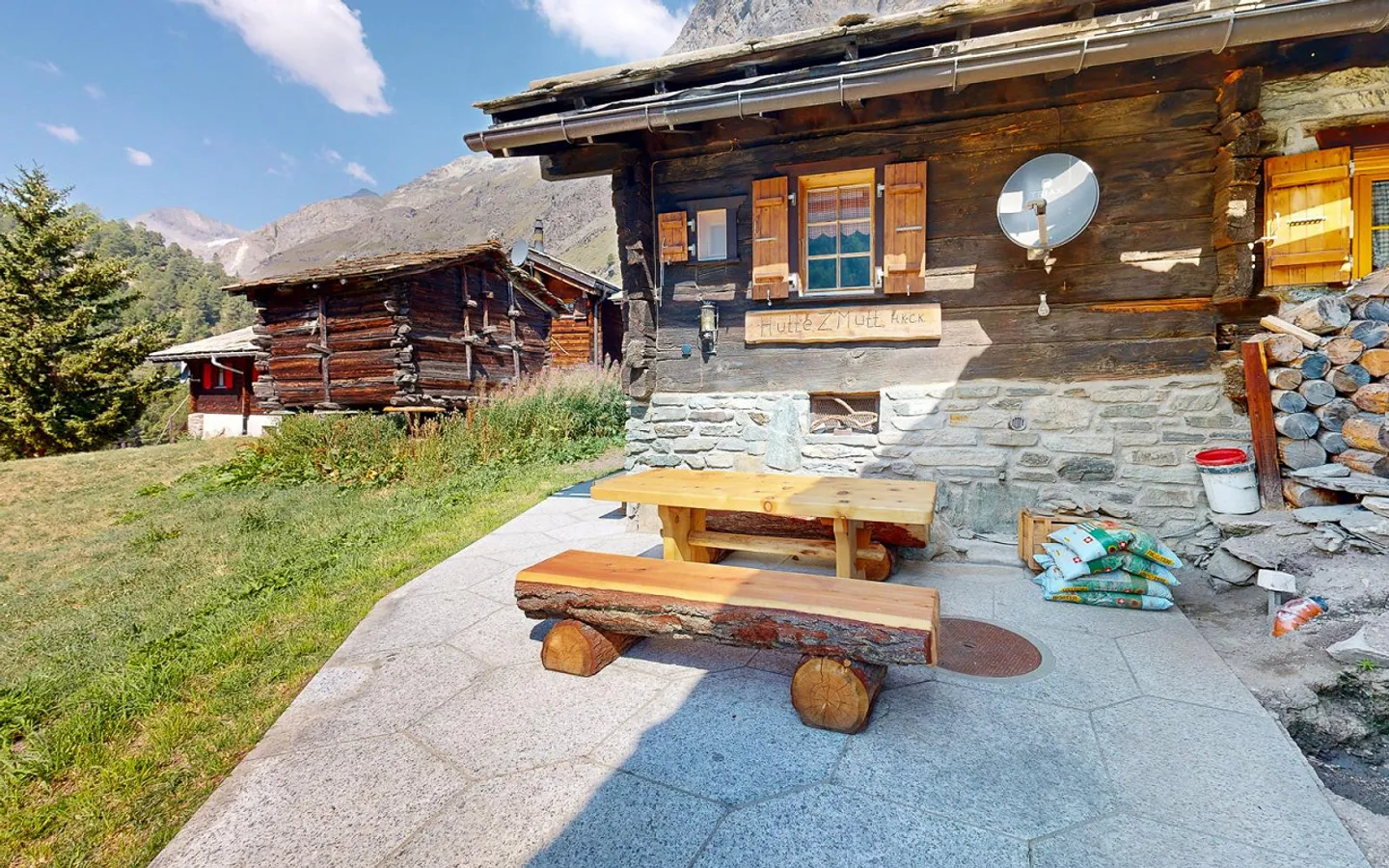 Charmantes Chalet in Zmutt - Foto 2 von 6