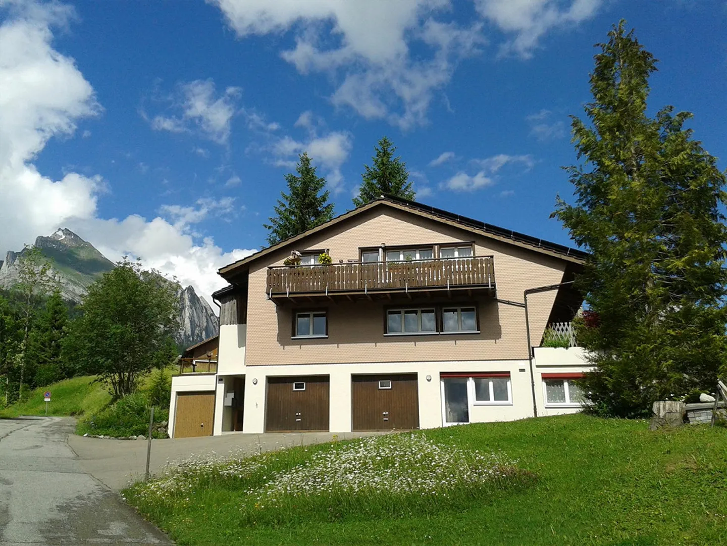 For rent 3.5 room apartment with charm - Photo 1 of 11