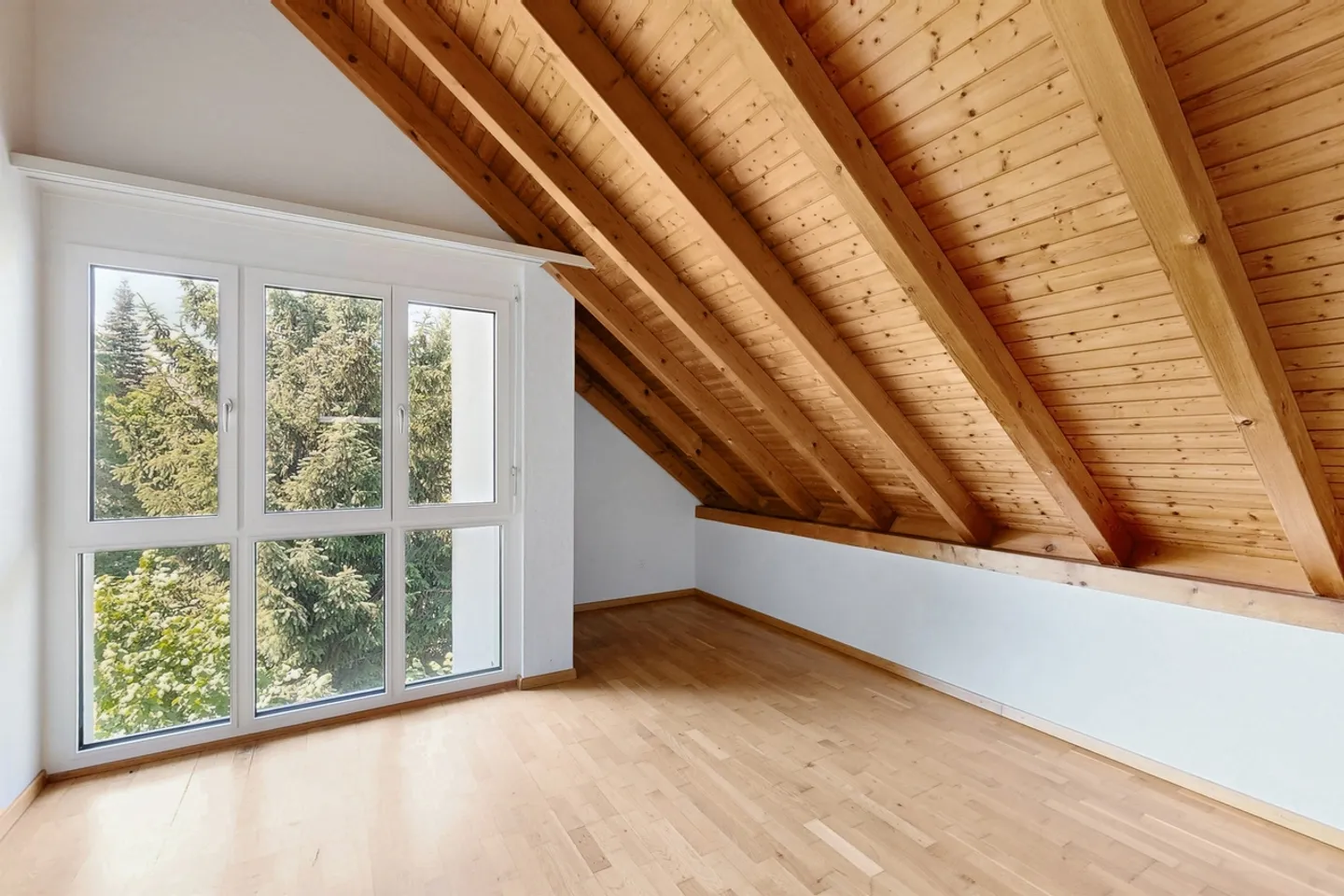 Spacious Maisonette Apartment Seeks New Tenants! - Photo 5 of 11