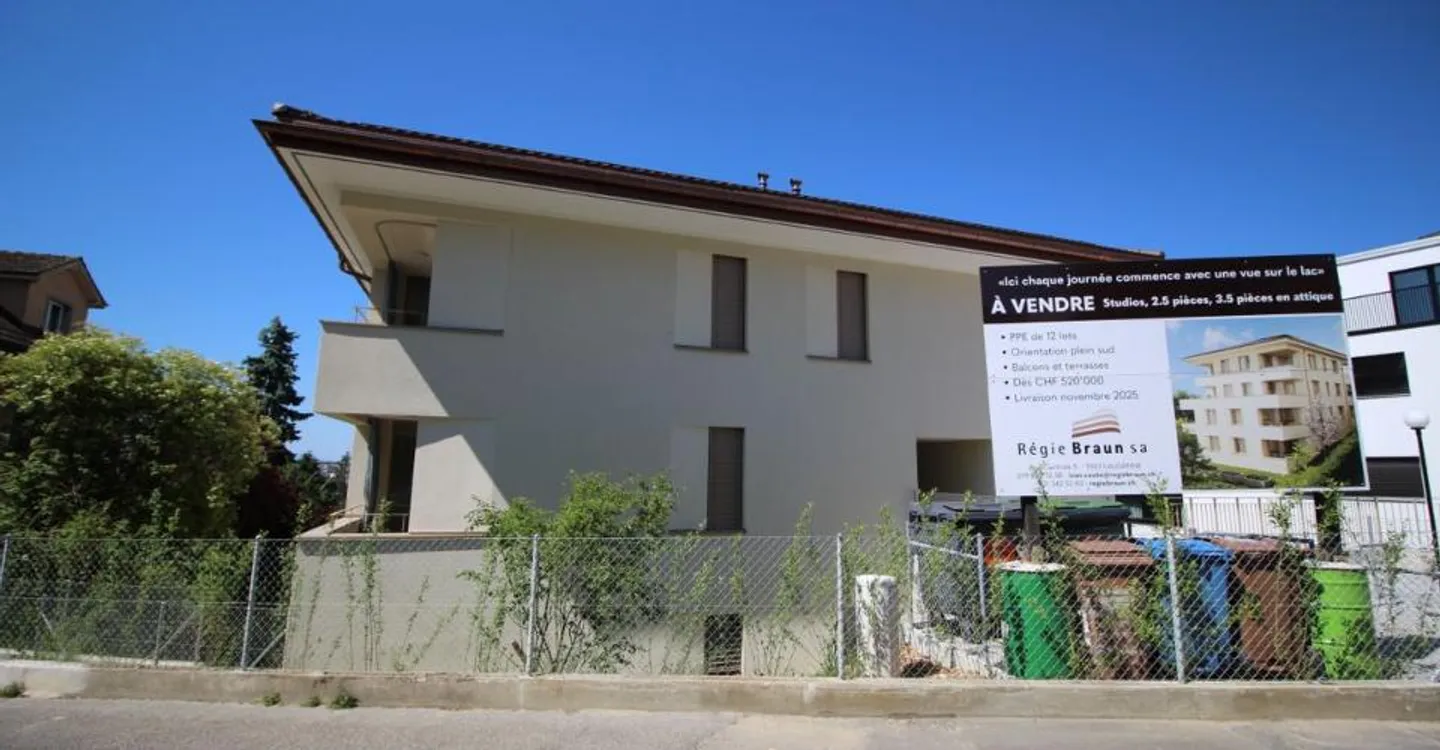 Studio moderne avec vue sur le lac - Photo 8 sur 11