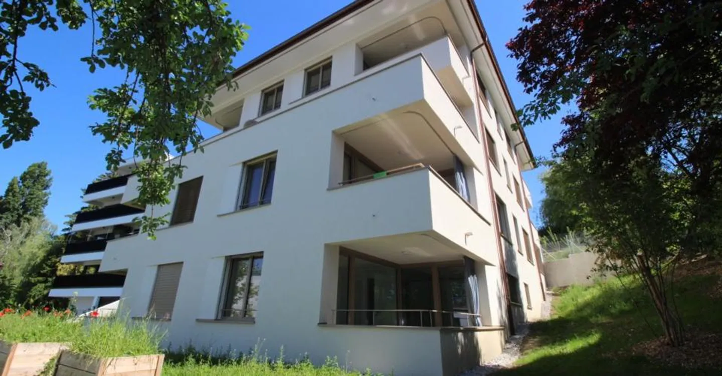 Studio moderne avec vue sur le lac - Photo 10 sur 11
