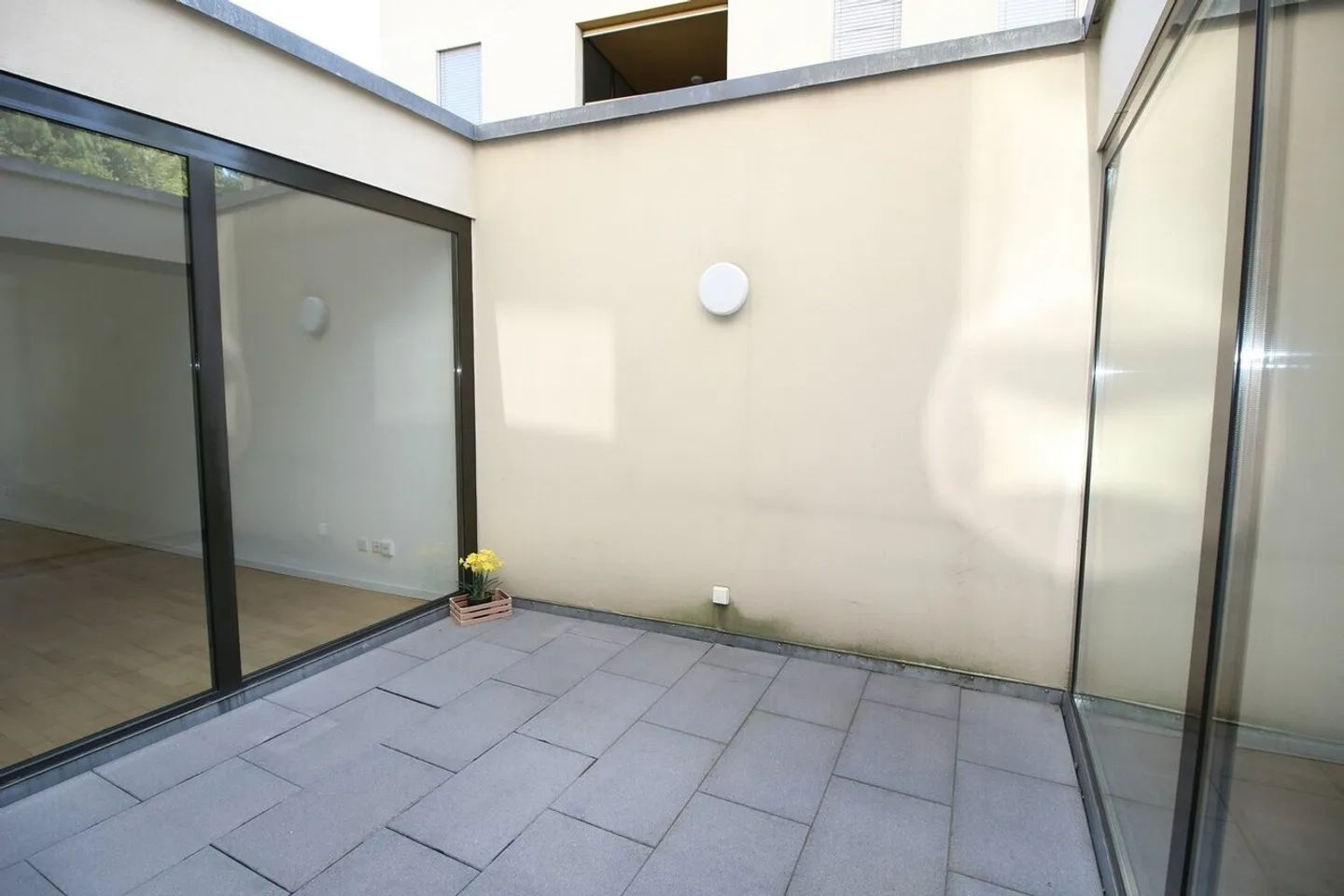 Incredible 97 m² loft with patio in the heart of Fribourg - Photo 12 of 13
