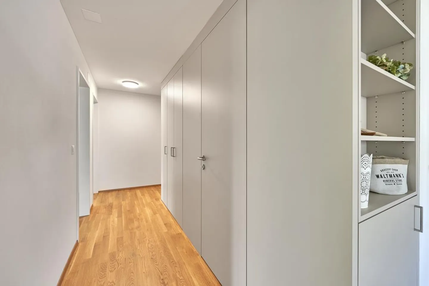 Come and see this home! - Photo 5 of 7