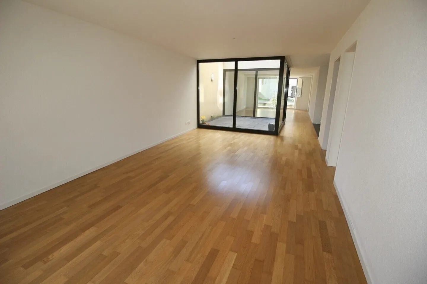 Incredible 97 m² loft with patio in the heart of Fribourg - Photo 4 of 13