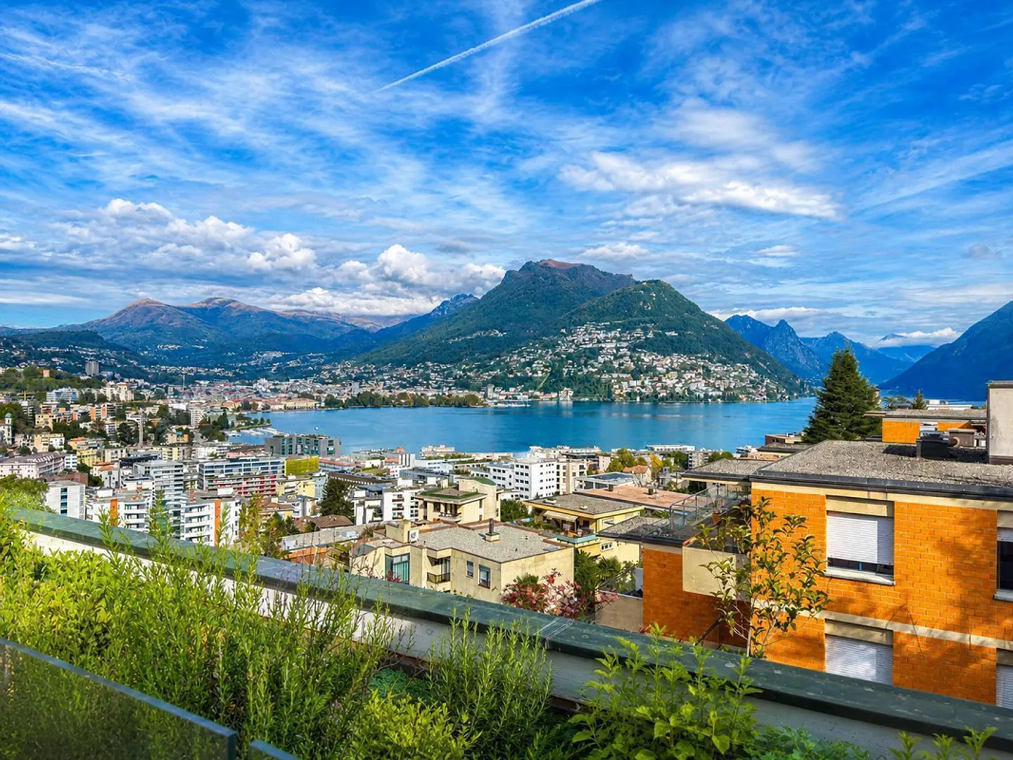 Attico vista lago a Paradiso - Foto 1 di 14