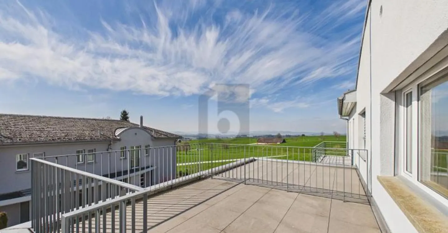 PANORAMA MIT WEITBLICK AN BEVORZUGTER LAGE - Photo 1 sur 6