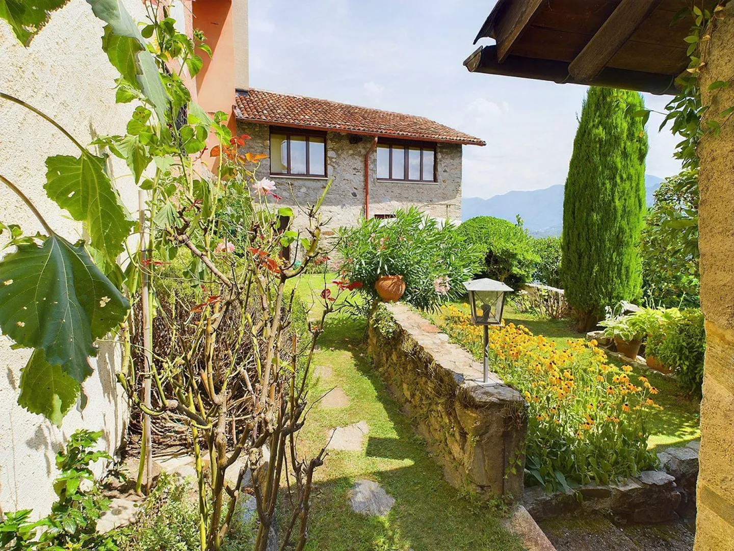 Chalet Incantevole con Vista Lago - Foto 1 di 22
