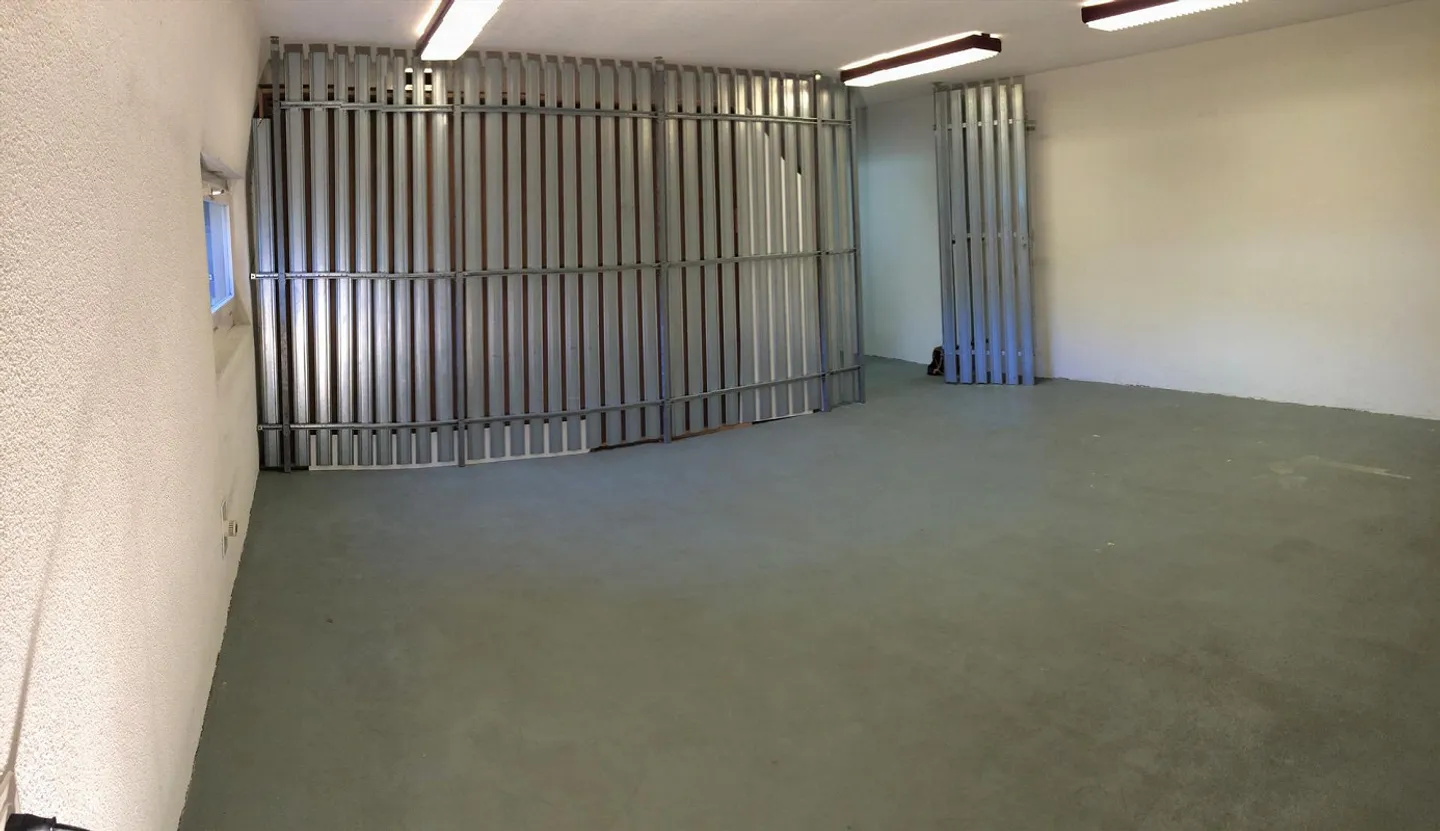 Salle de stockage/archives de 25 m3 avec lumière du jour - Photo 5 sur 8