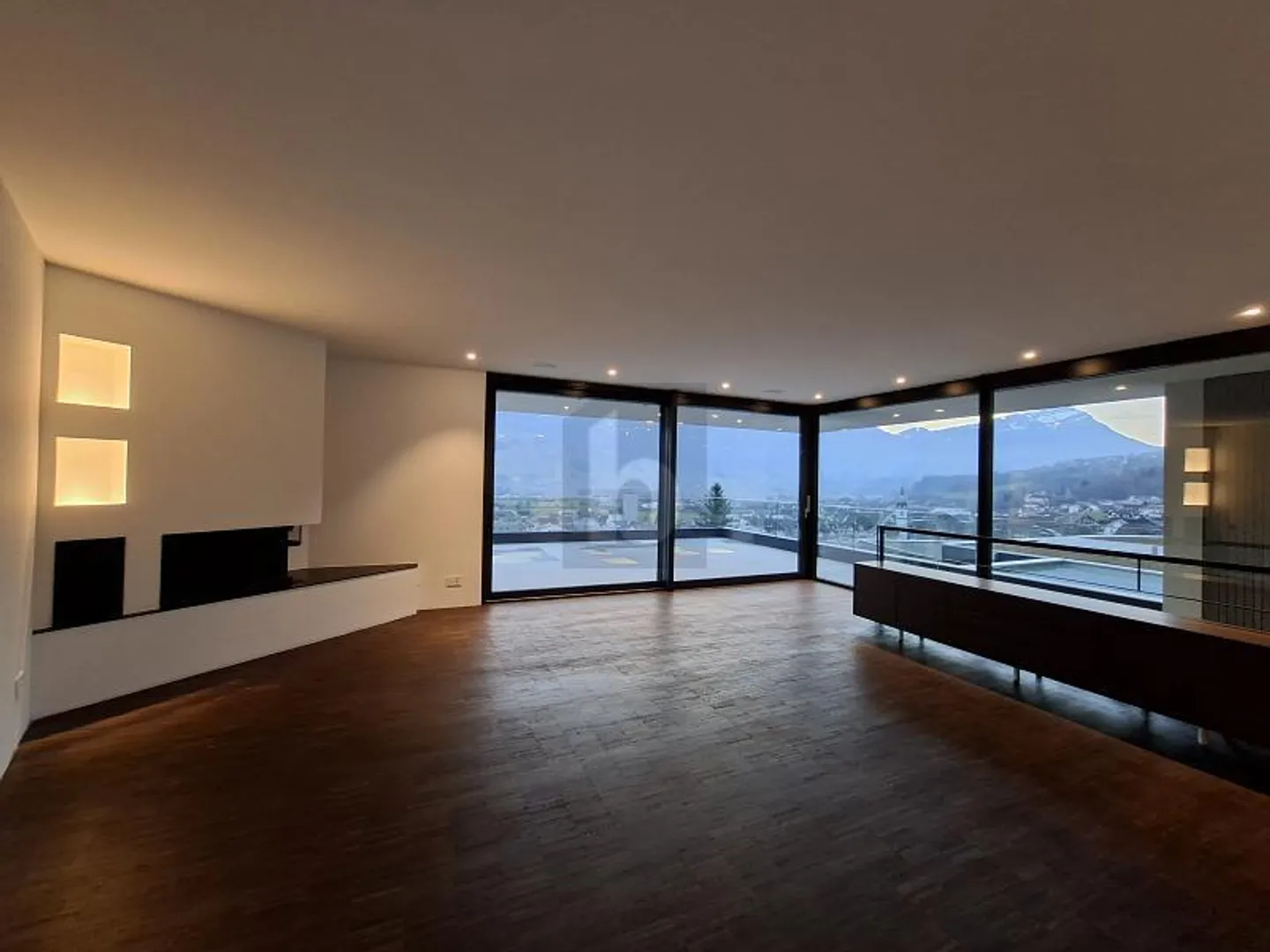 ARCHITEKTUR TRIFFT LUXUS UND MODERNSTE TECHNIK - Foto 4 von 6