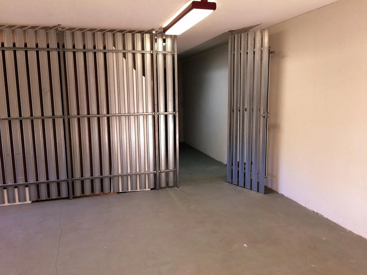 Salle de stockage/archives de 25 m3 avec lumière du jour - Photo 7 sur 8