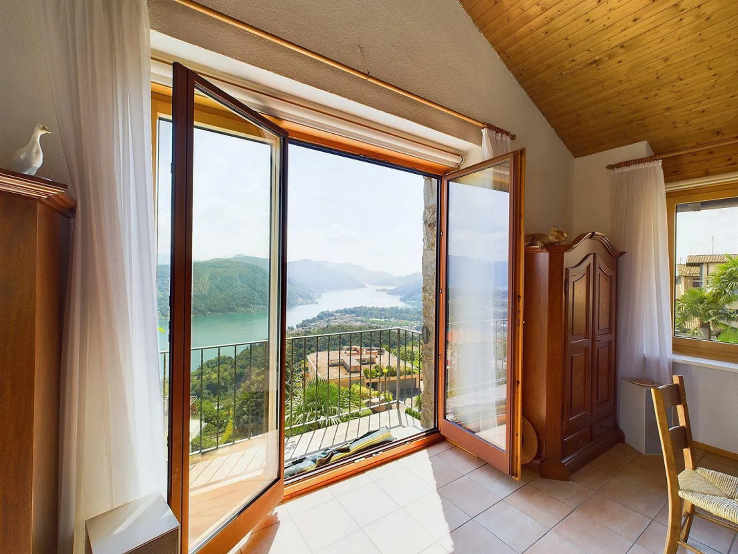 Chalet Incantevole con Vista Lago - Foto 9 di 22