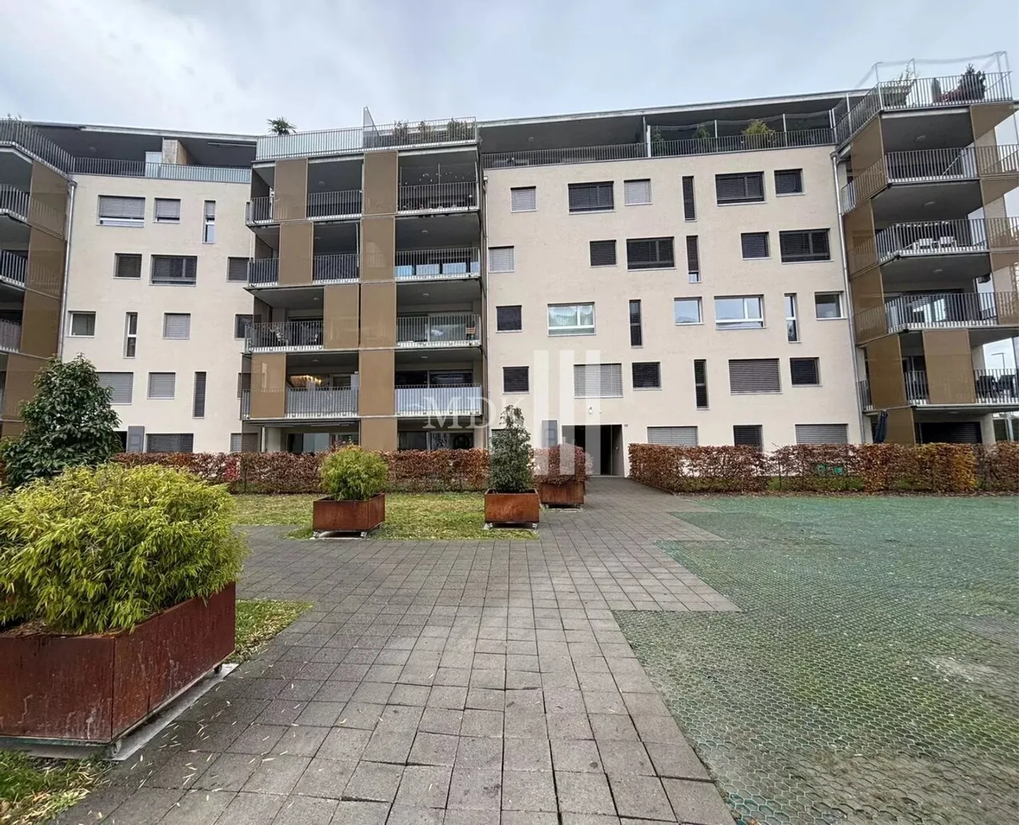 Offener Parkplatz - Foto 1 von 4