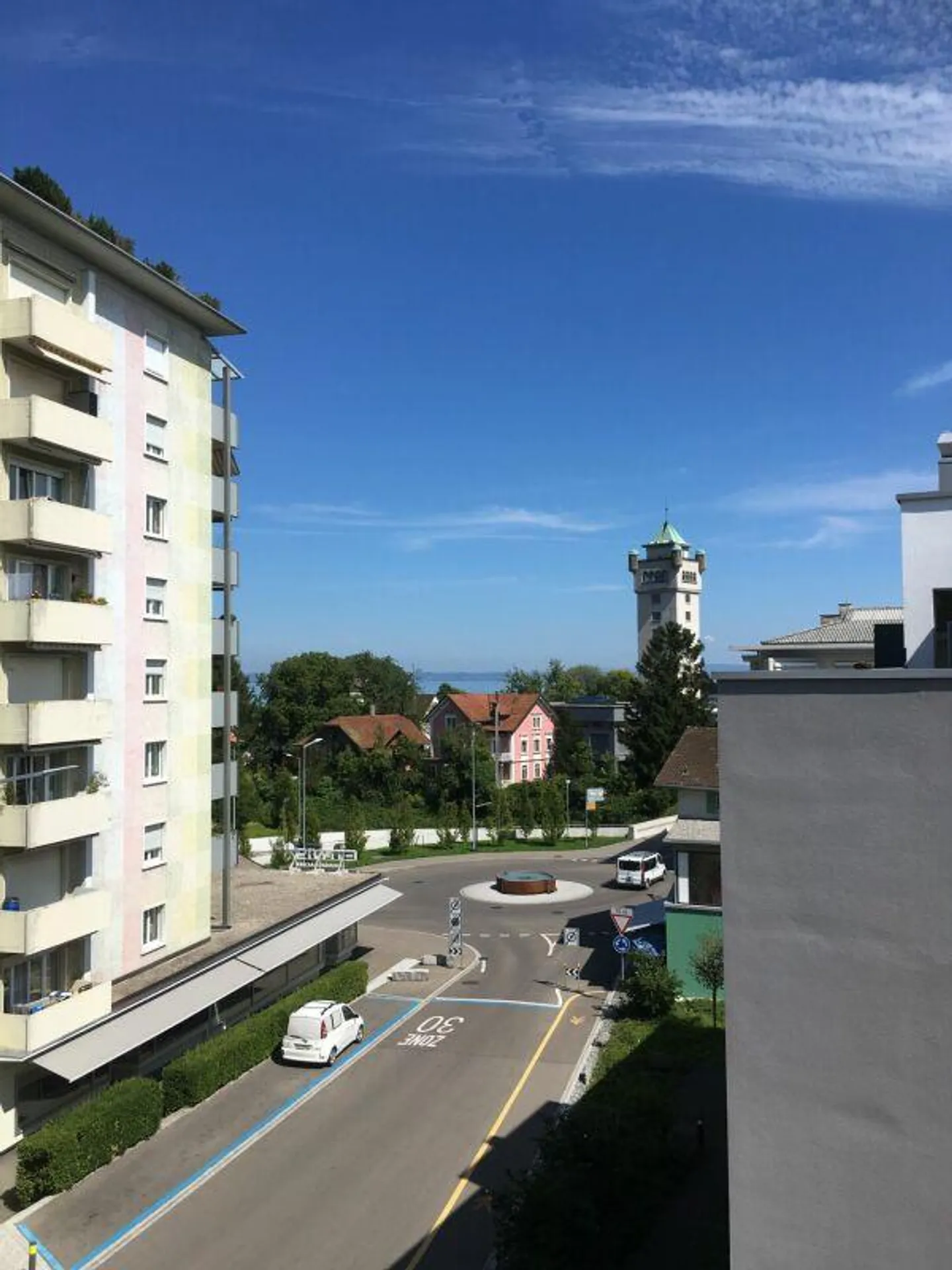 Appartement moderne 1.5 pièces avec belle vue - Photo 1 sur 6