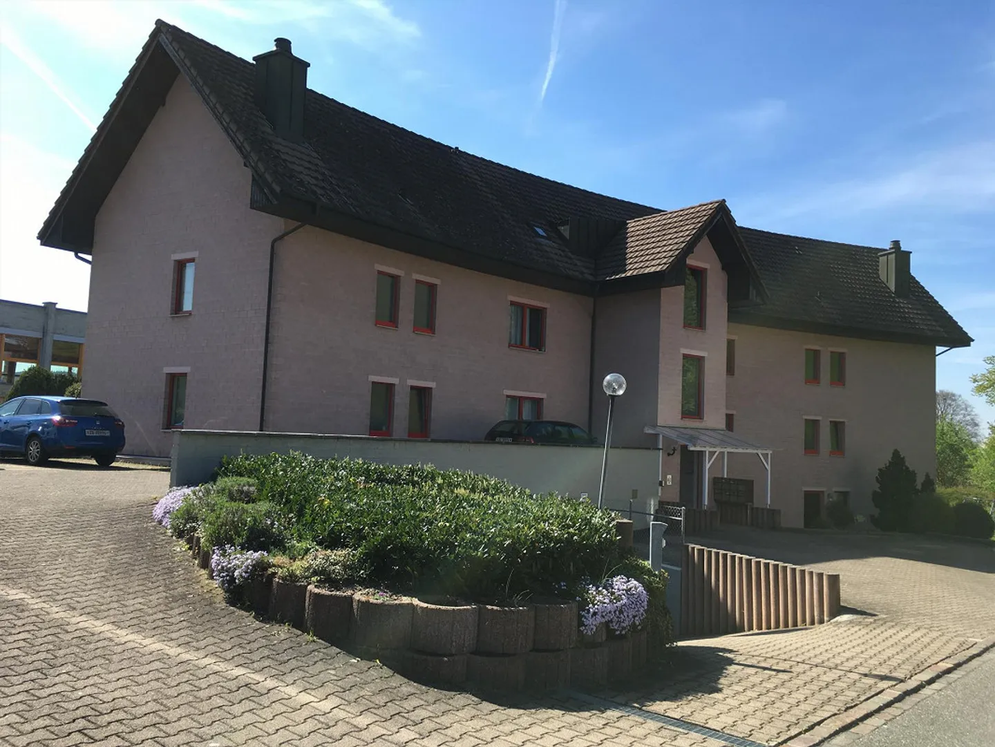 Attractive 4.5-room apartment with garden seating area in Fahrwangen - Photo 1 of 1