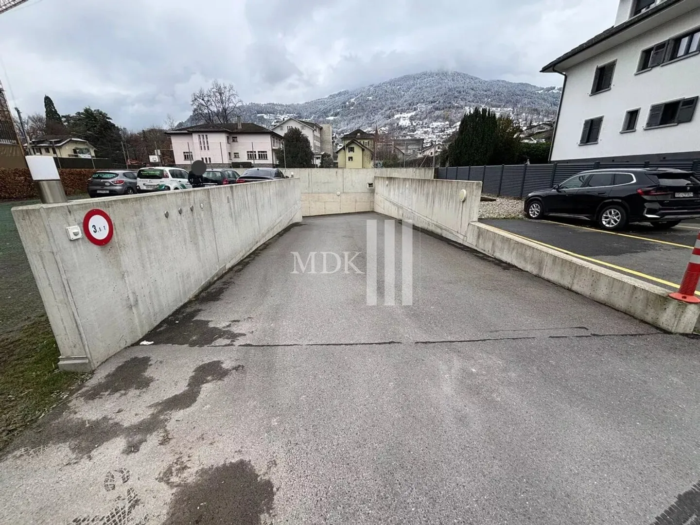 Offener Parkplatz - Foto 3 von 4