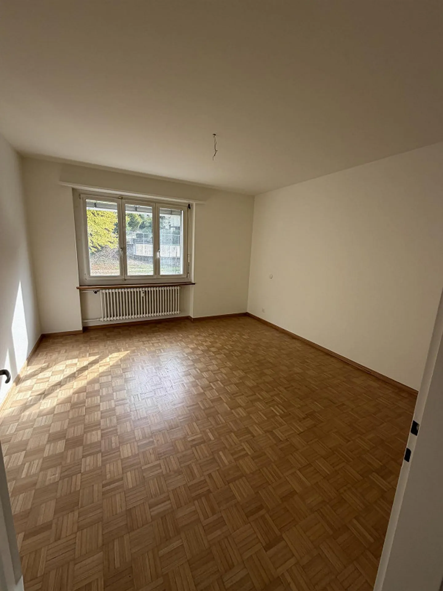 Attractive 3.5 room apartment in the heart of Bottmingen - Photo 2 of 2