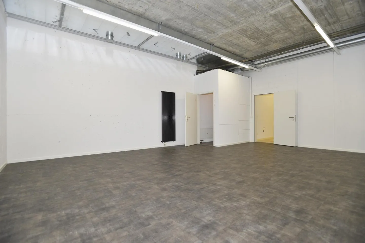 Versatile Commercial Space in Wettingen - Photo 5 of 8
