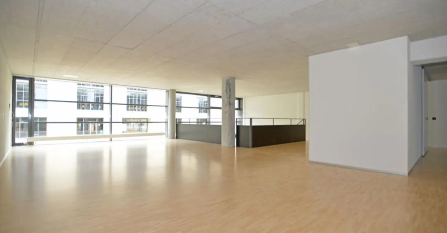 Geräumiges Duplex mit moderner Küche - Foto 6 von 11