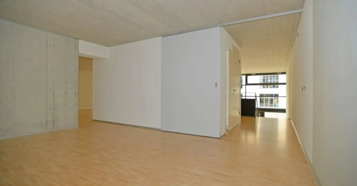 Geräumiges Duplex mit moderner Küche - Foto 10 von 11