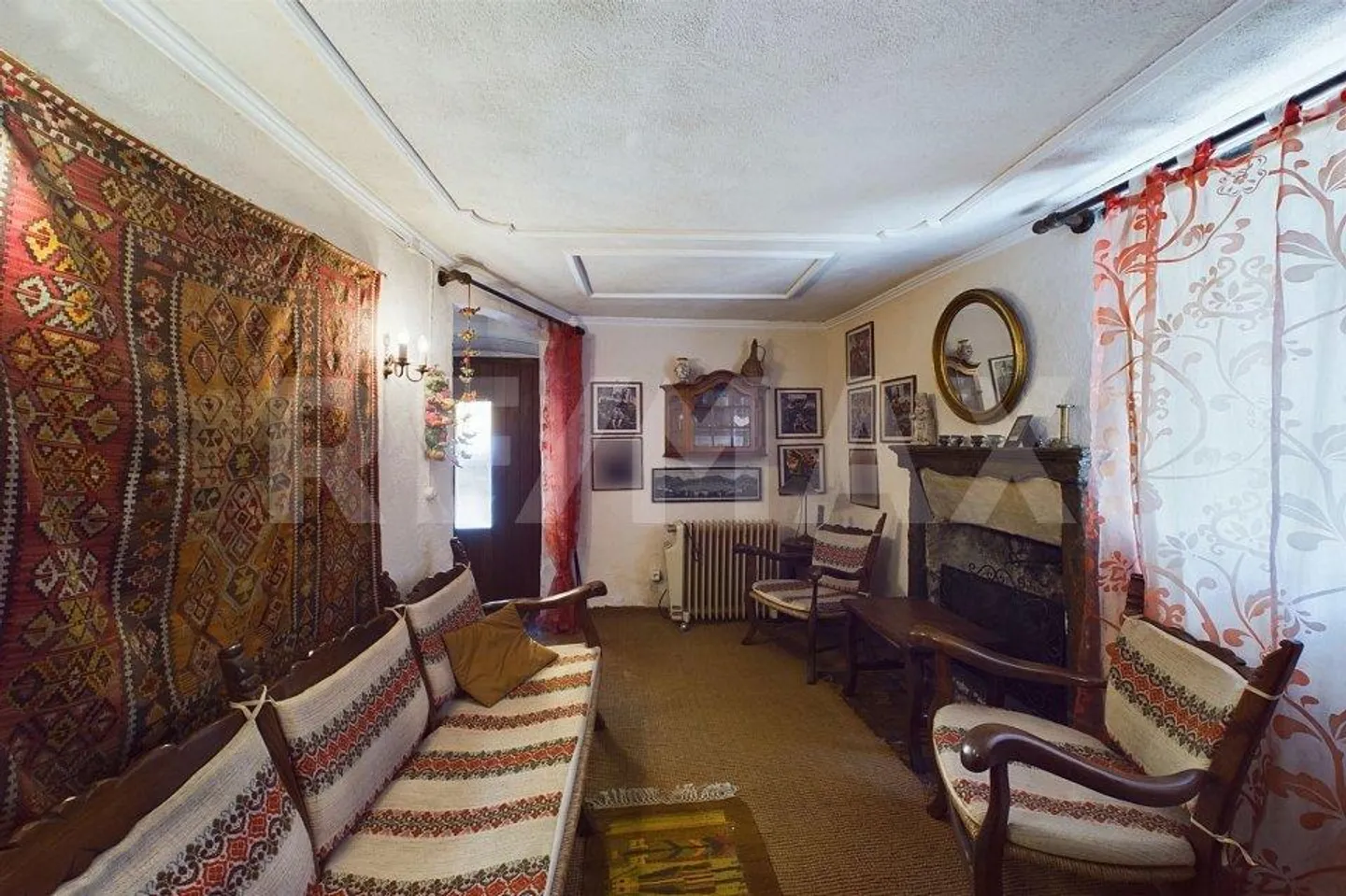 Charming Ticino house in historic style with a Mediterranean touch - Photo 9 of 13
