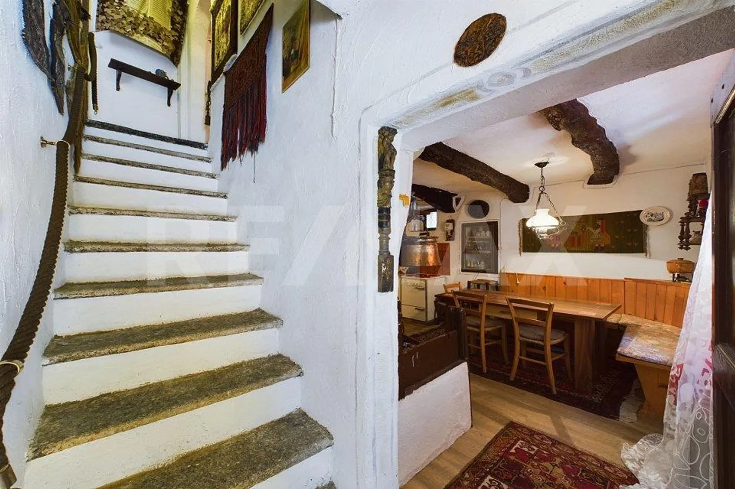 Charming Ticino house in historic style with a Mediterranean touch - Photo 11 of 13
