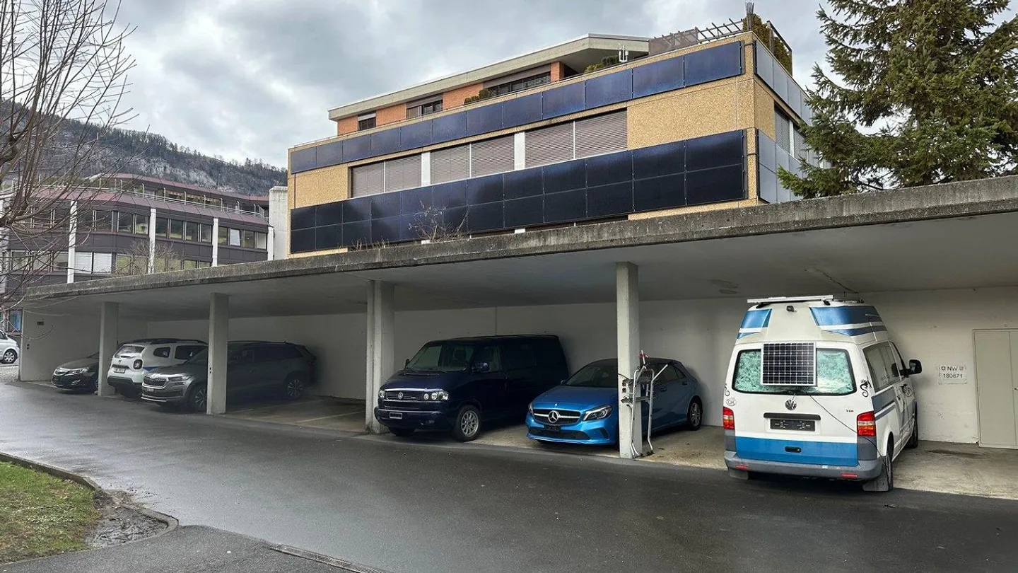 Gedeckter Parkplatz in Stans - Foto 2 von 2