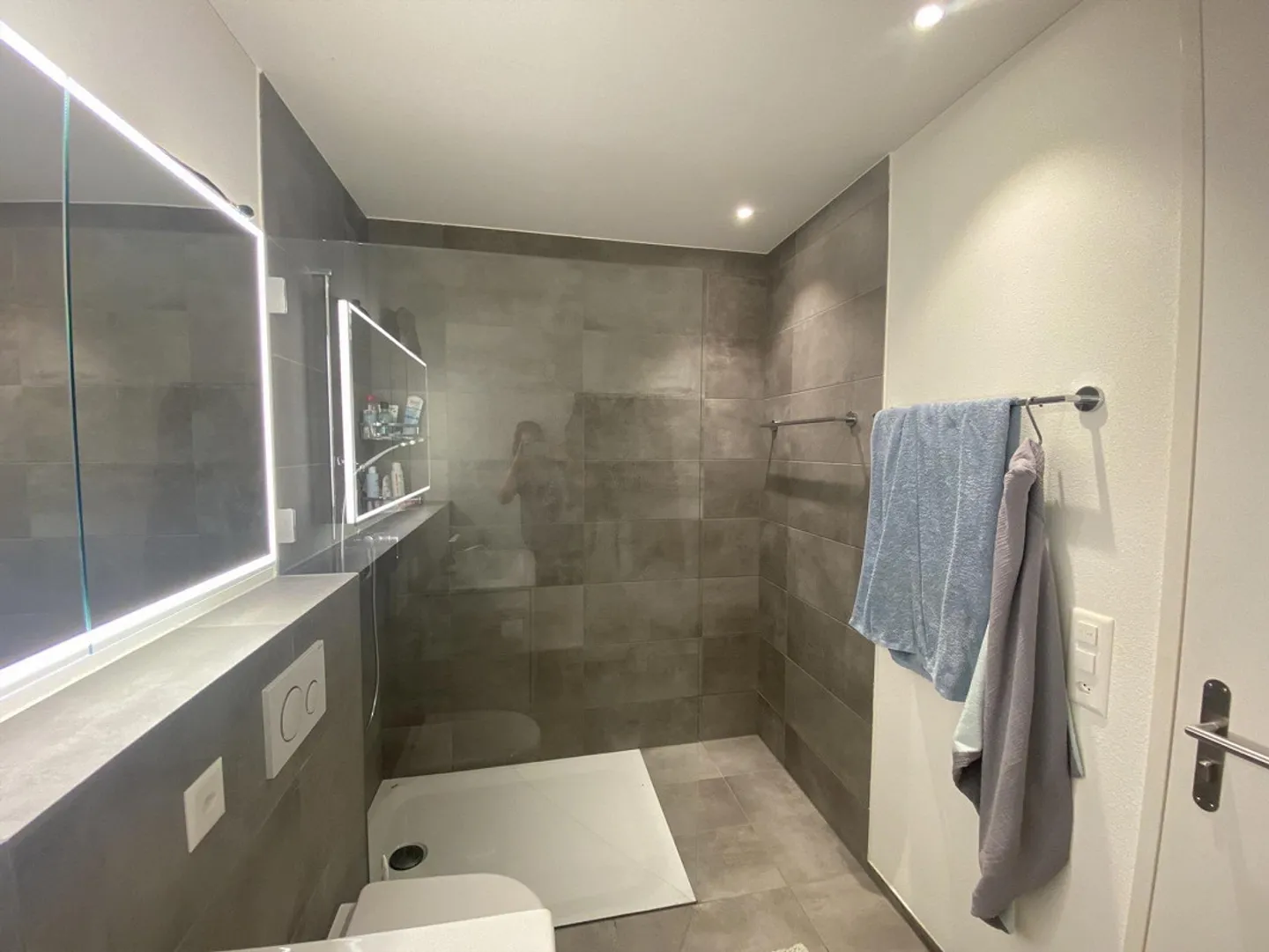 Appartement terrasse unique de 3.5 pièces sur le Kappisee - Photo 2 sur 8