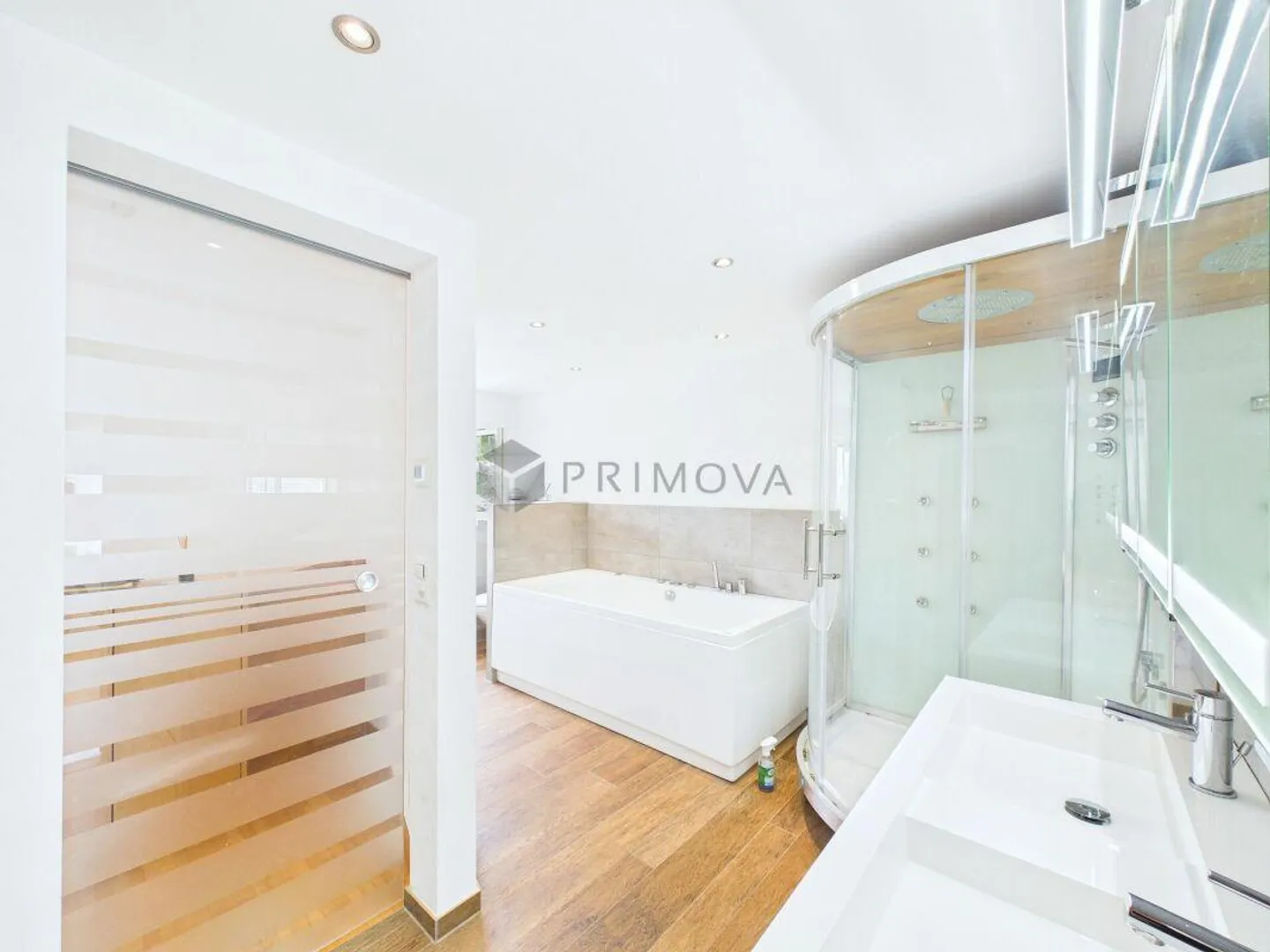 Realizza il tuo sogno abitativo personale - Casa unifamiliare con grande giardino e buona connessione autostradale cerca un nuovo proprietario - Foto 9 di 13