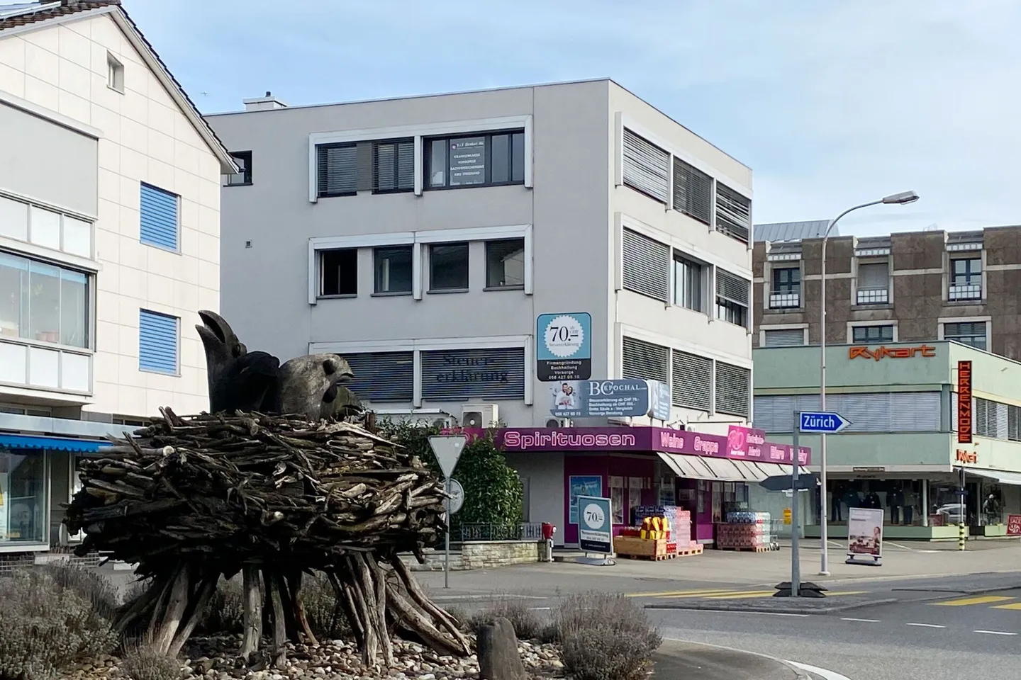 Office space near the central square - Photo 1 of 13