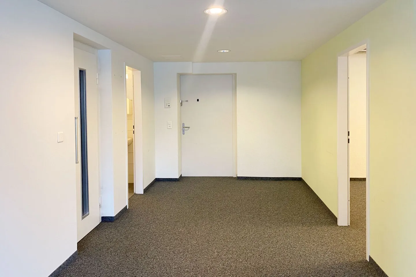 Office space near the central square - Photo 4 of 13