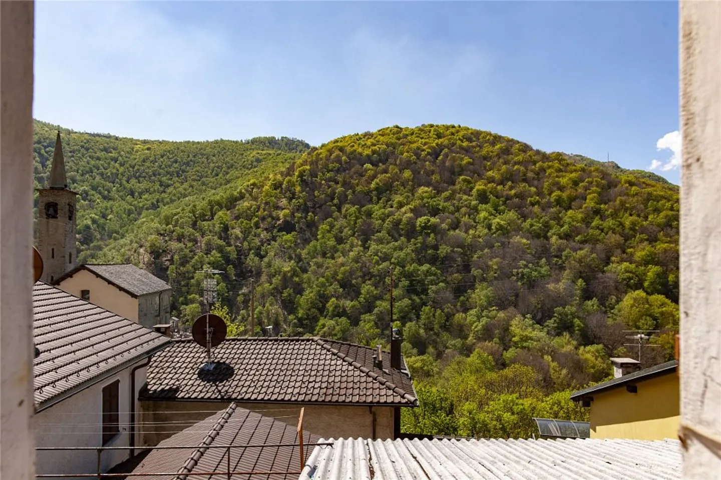 Casa nel nucleo con grande terrazza - Foto 3 di 14