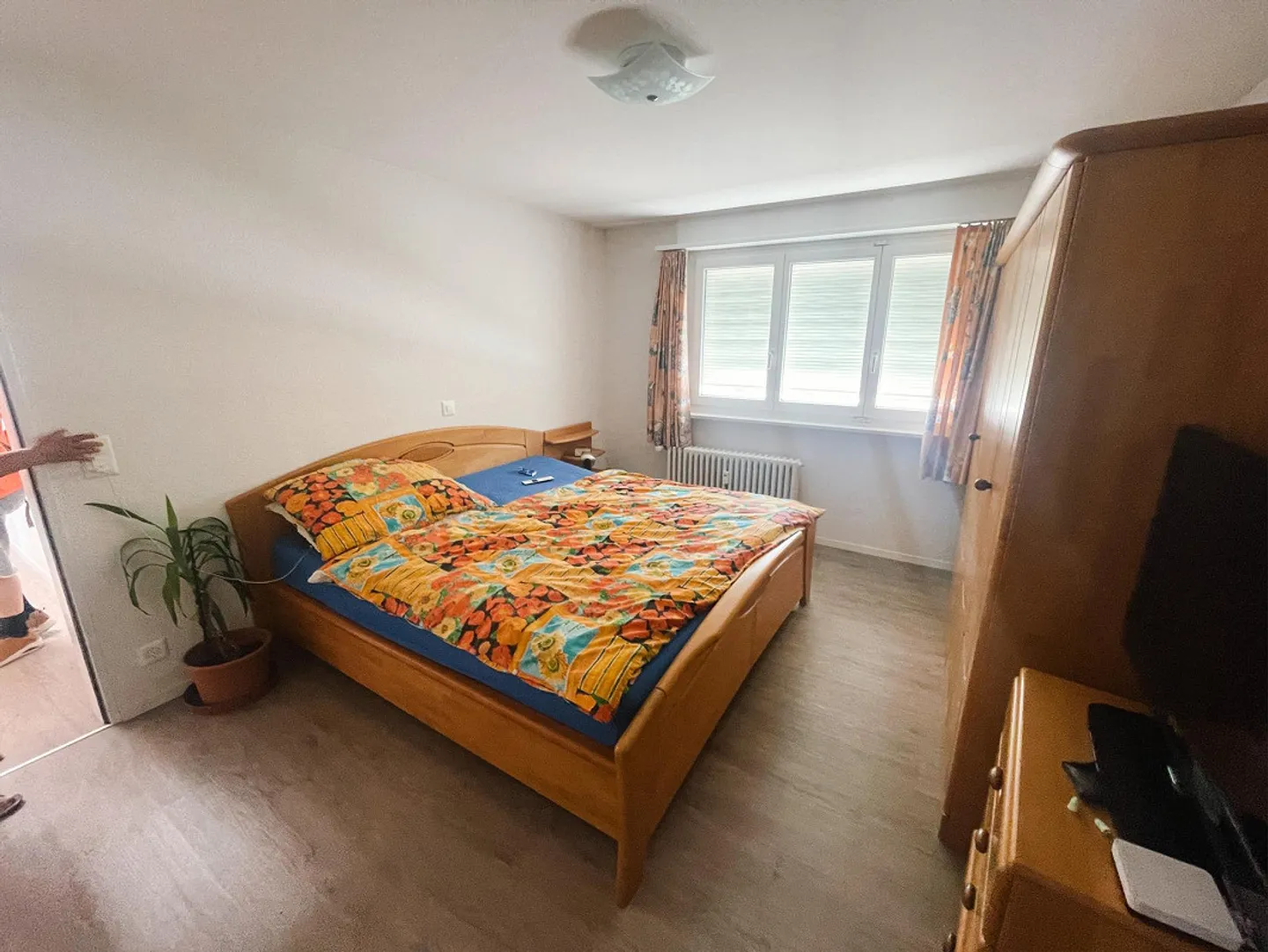 Spacious 4.5 Room Attic Apartment Centrally Located - Photo 8 of 8