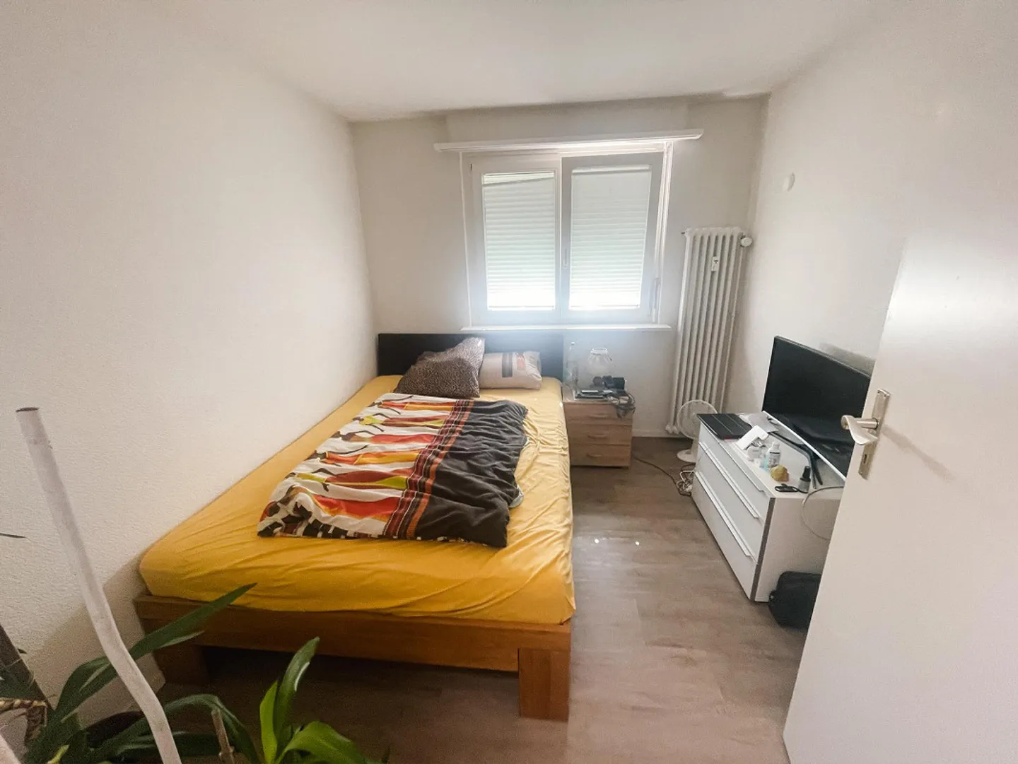 Spacious 4.5 Room Attic Apartment Centrally Located - Photo 7 of 8