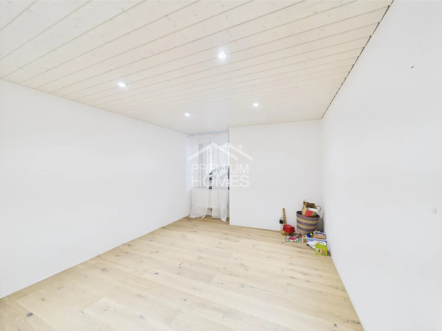 Residential building for sale - Photo 6 of 12