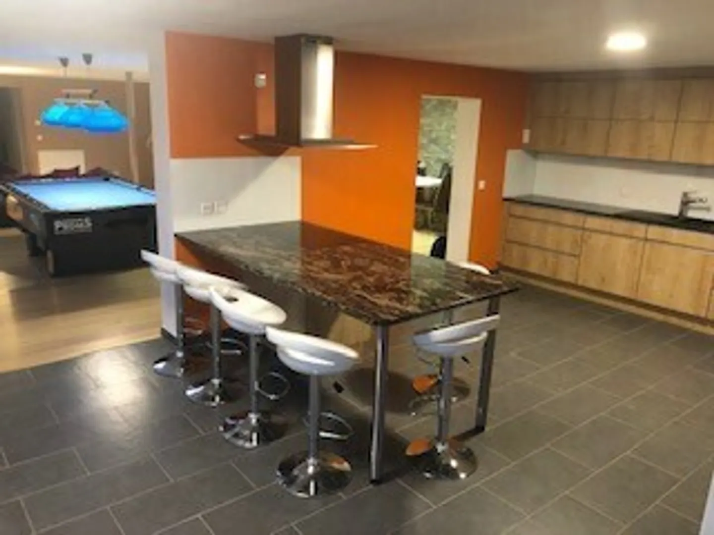 Familienvilla mit 3 Wohnungen und Gemeinschaftspool - Foto 20 von 36