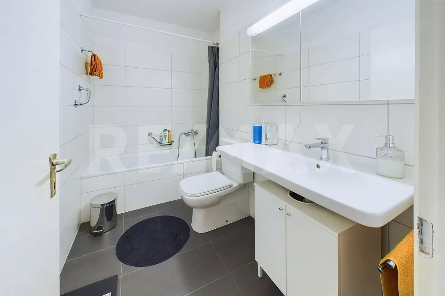 City Apartment with Yield - Photo 11 of 13