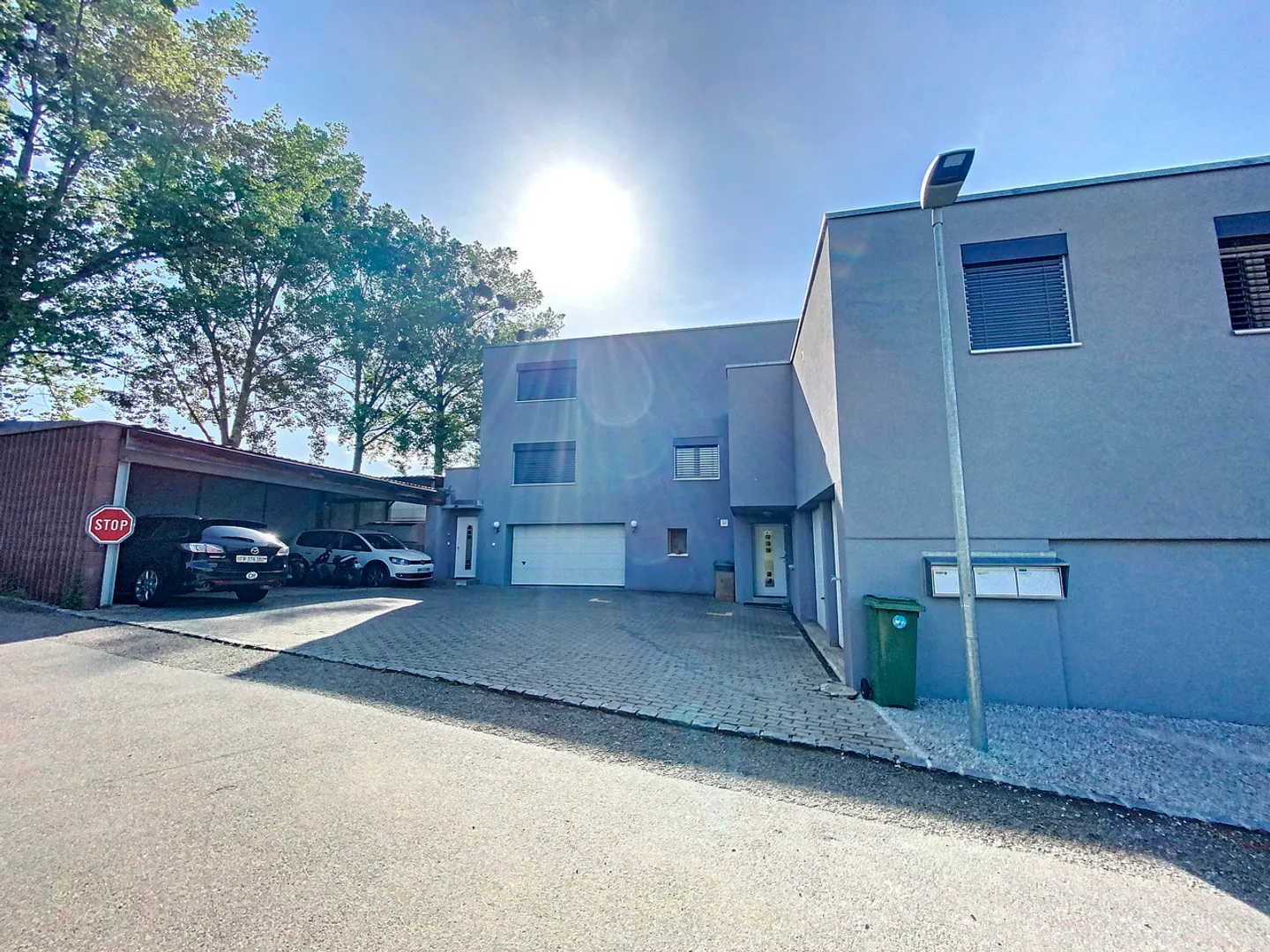 Familienvilla mit 3 Wohnungen und Gemeinschaftspool - Foto 4 von 36