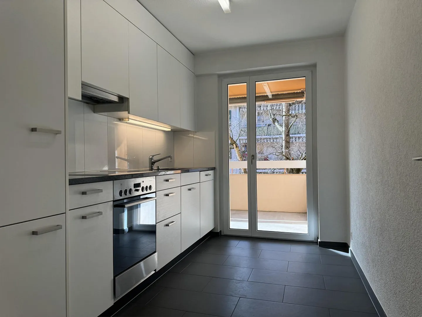 grosszügige Wohnung in Binningen - Foto 2 von 8