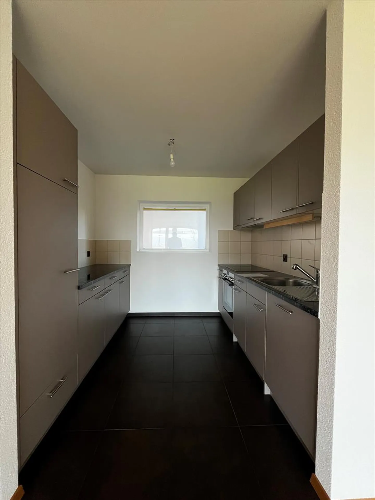 3.5 Room Apartment - Photo 4 of 10