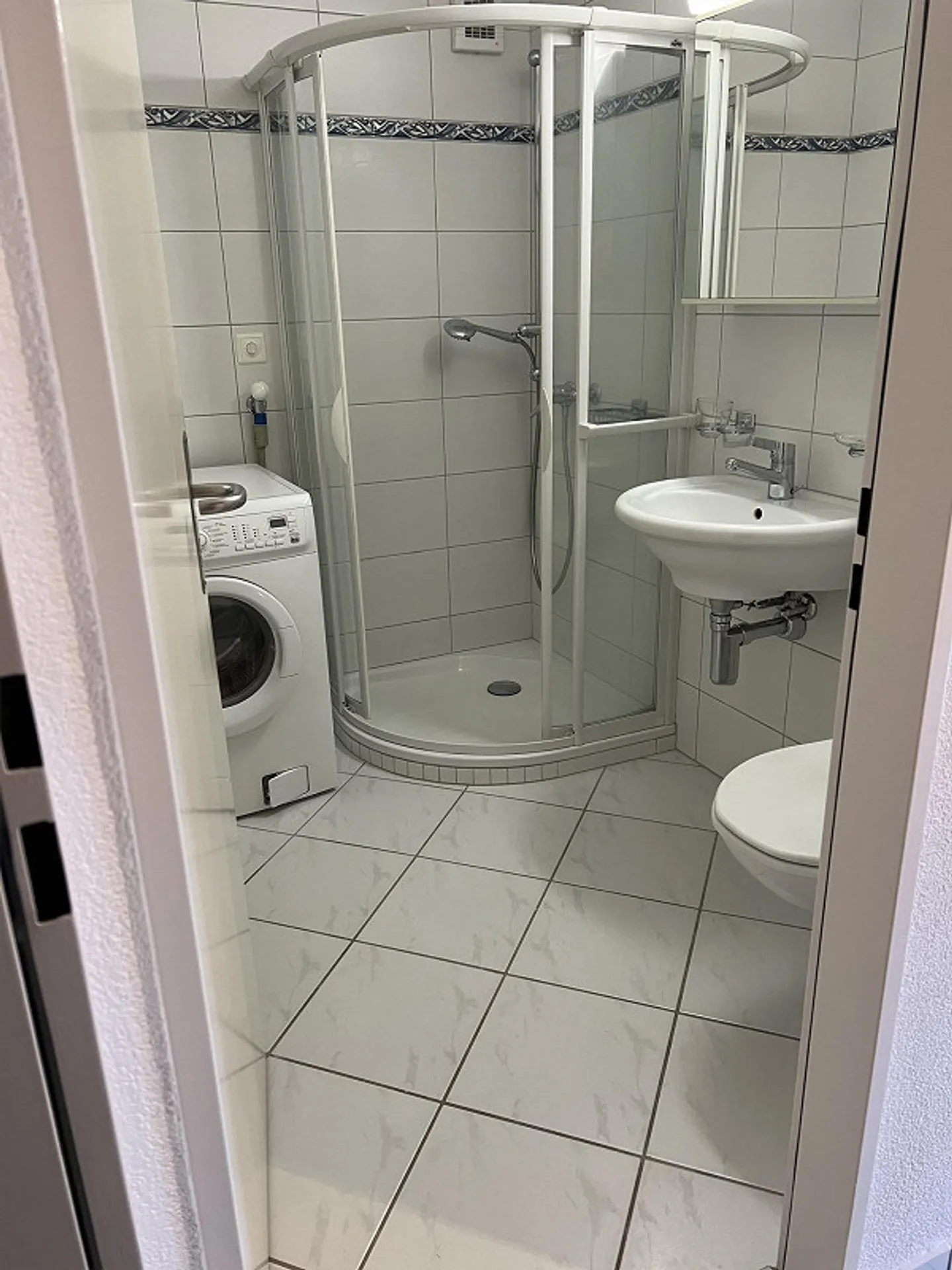 Helle 2-Zimmer Wohnung - Foto 2 von 11