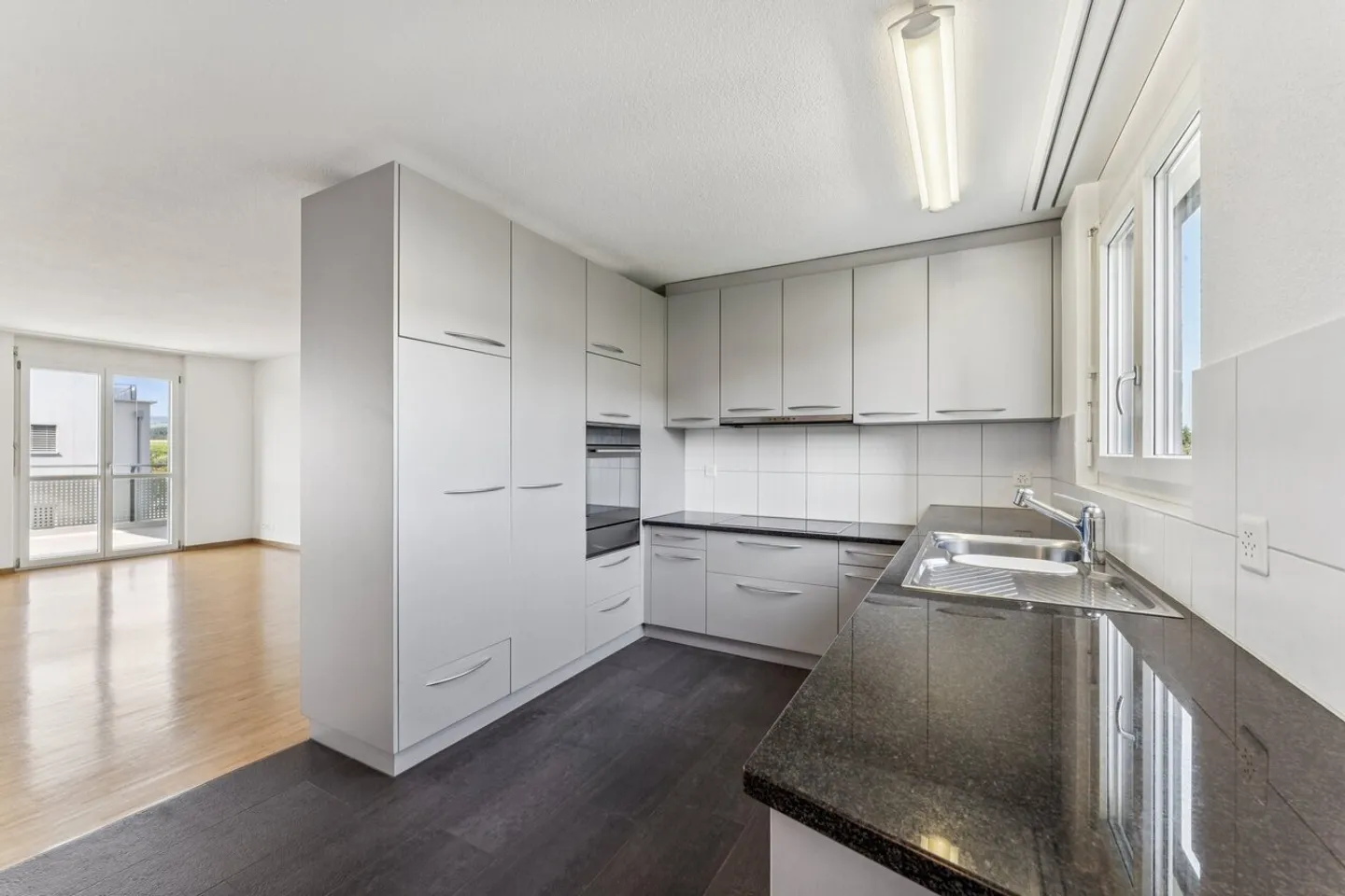 Geräumige 4.5-Zimmer-Wohnung - Foto 3 von 8
