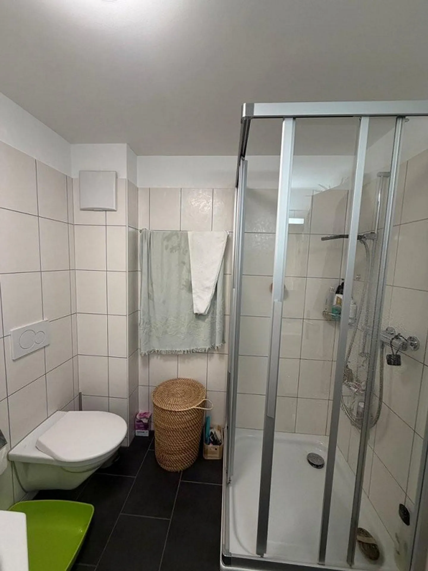 Beautiful living in a central location! - Photo 6 of 9